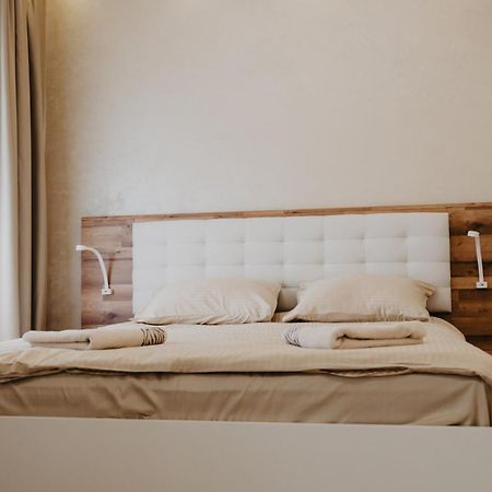 Prenociste Park Bed and Breakfast Modrica Εξωτερικό φωτογραφία
