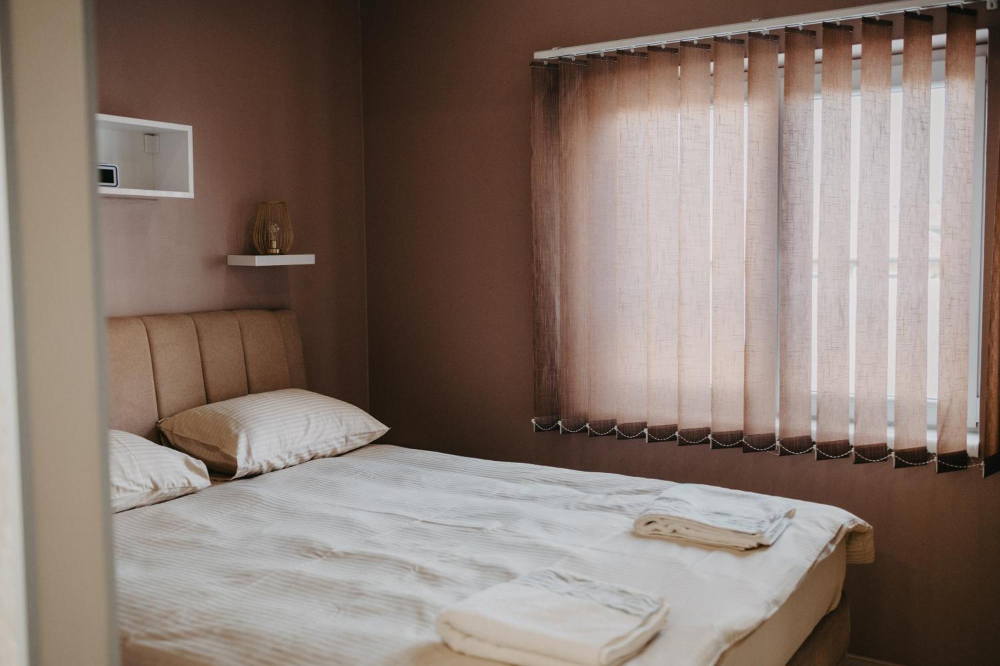 Prenociste Park Bed and Breakfast Modrica Εξωτερικό φωτογραφία
