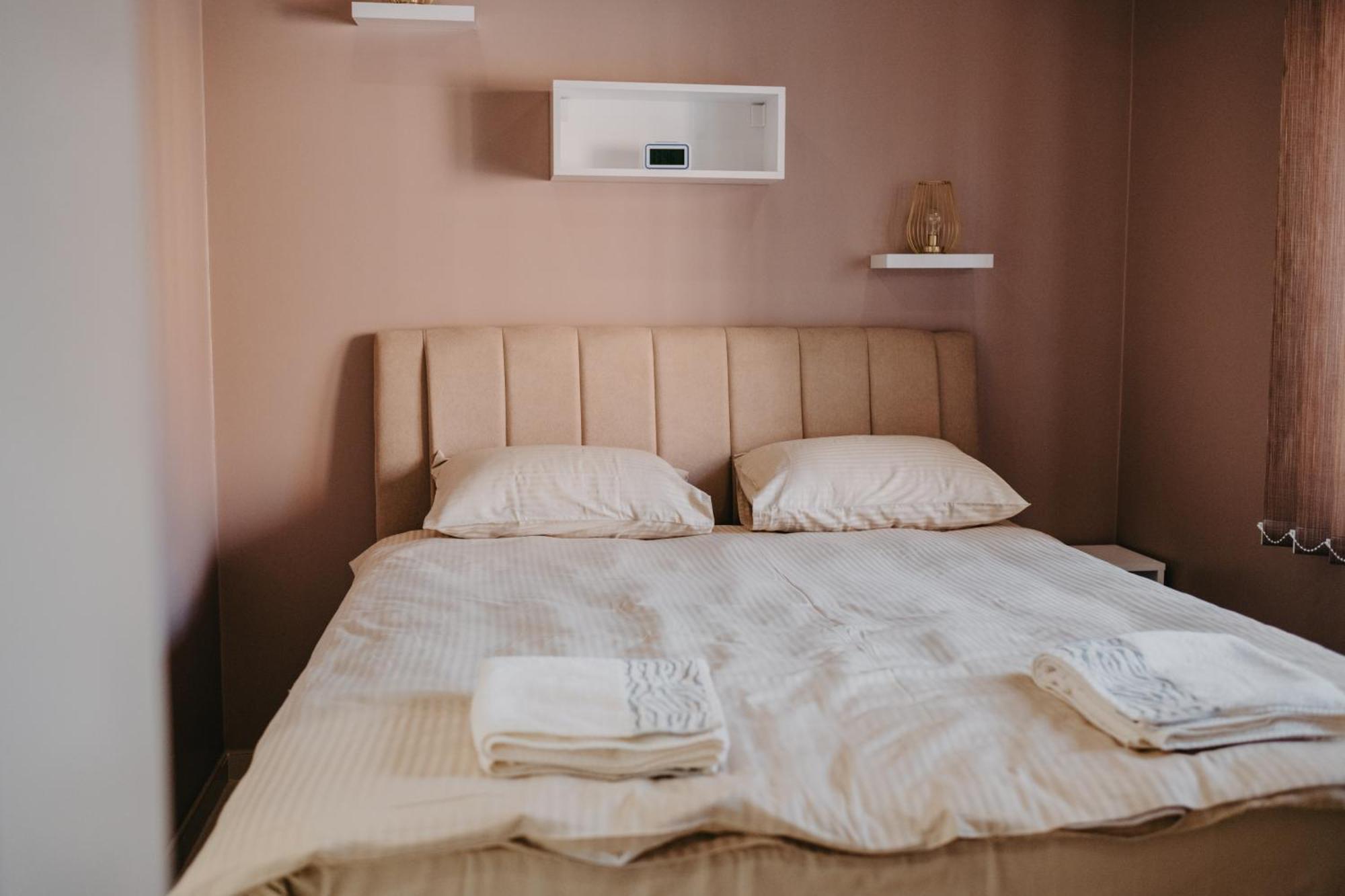 Prenociste Park Bed and Breakfast Modrica Εξωτερικό φωτογραφία