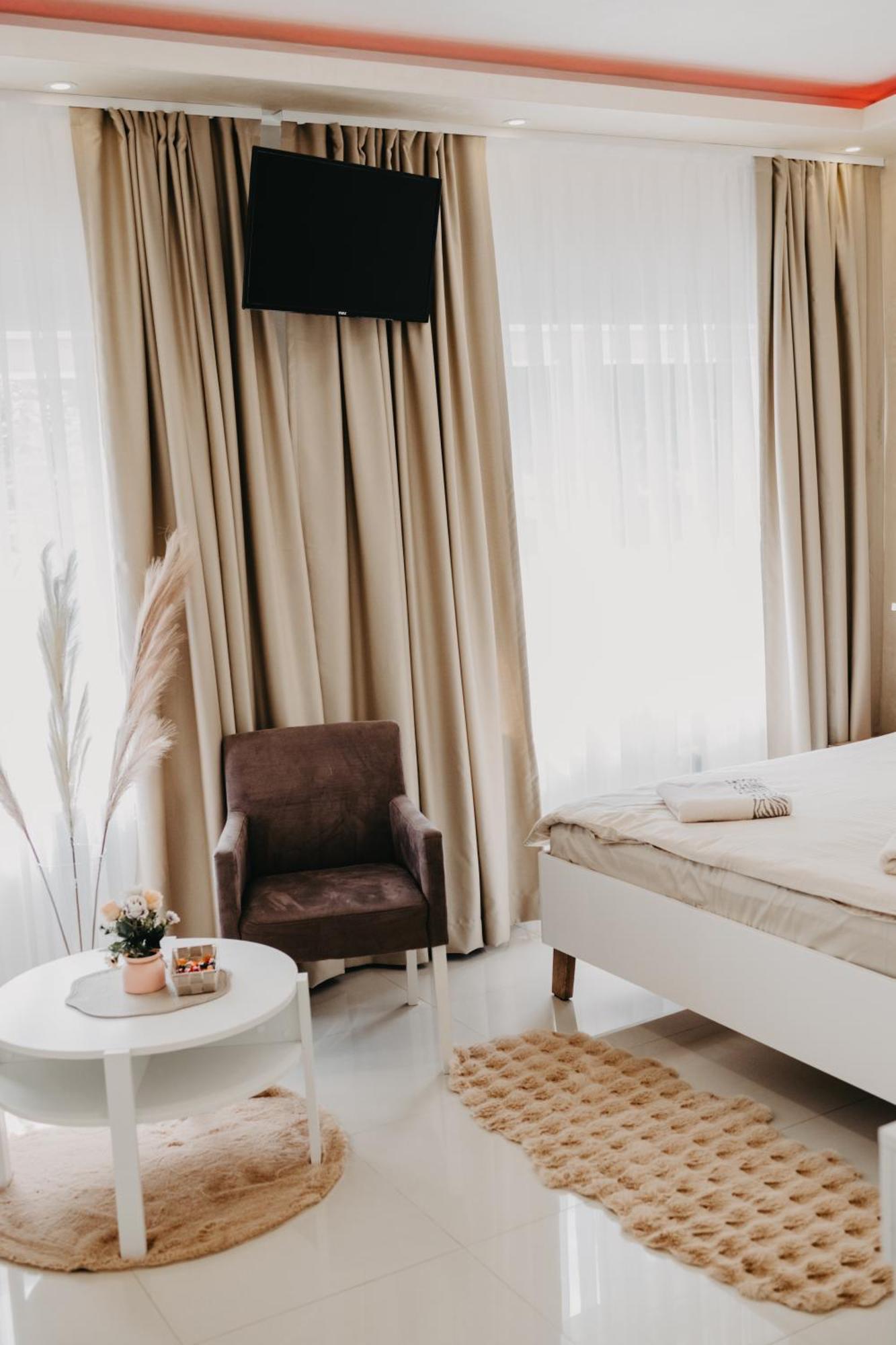 Prenociste Park Bed and Breakfast Modrica Εξωτερικό φωτογραφία