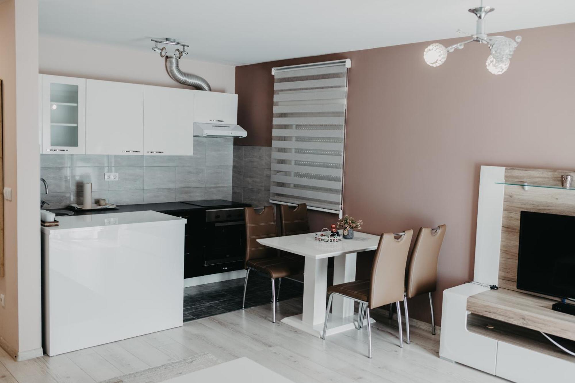 Prenociste Park Bed and Breakfast Modrica Εξωτερικό φωτογραφία