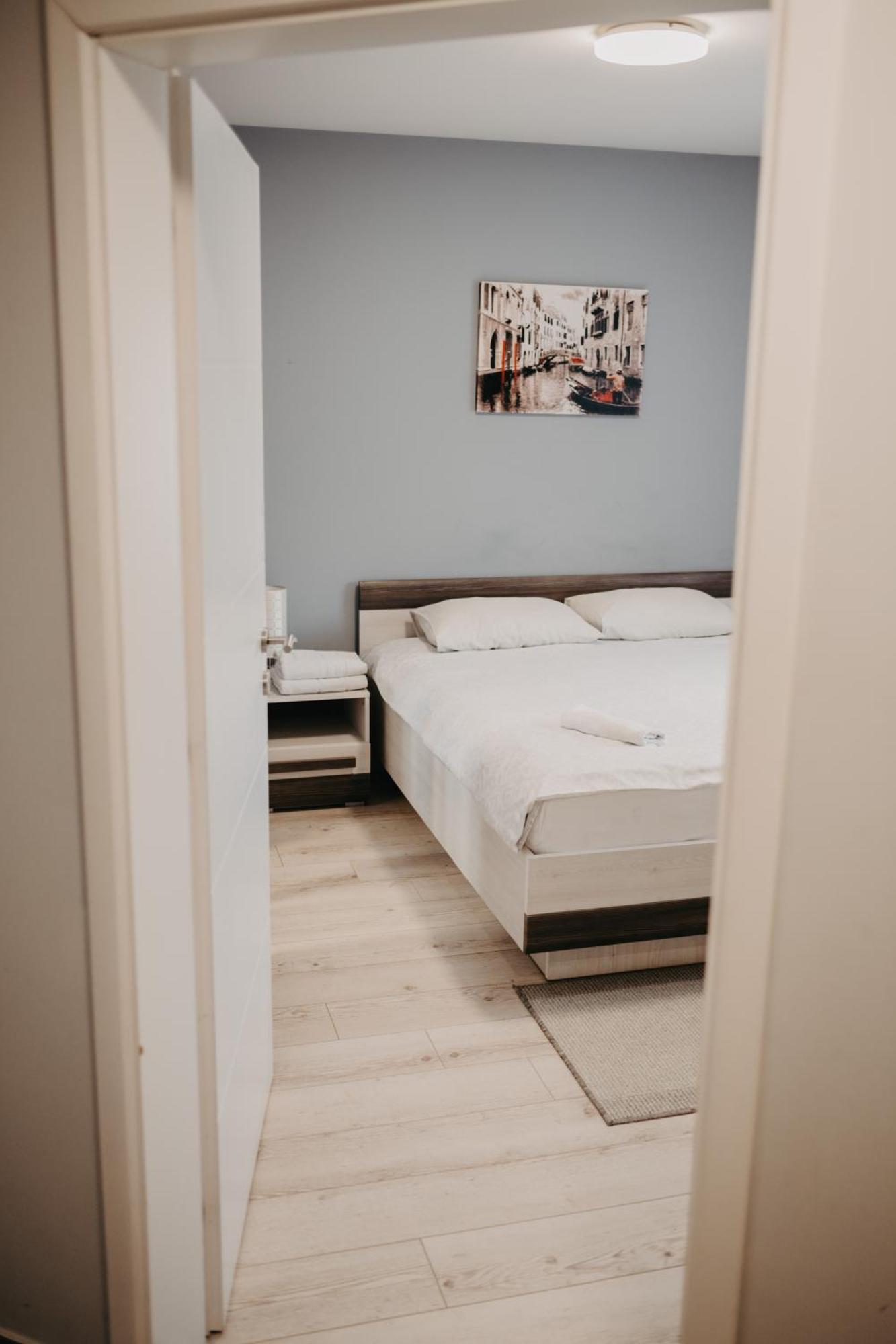 Prenociste Park Bed and Breakfast Modrica Εξωτερικό φωτογραφία