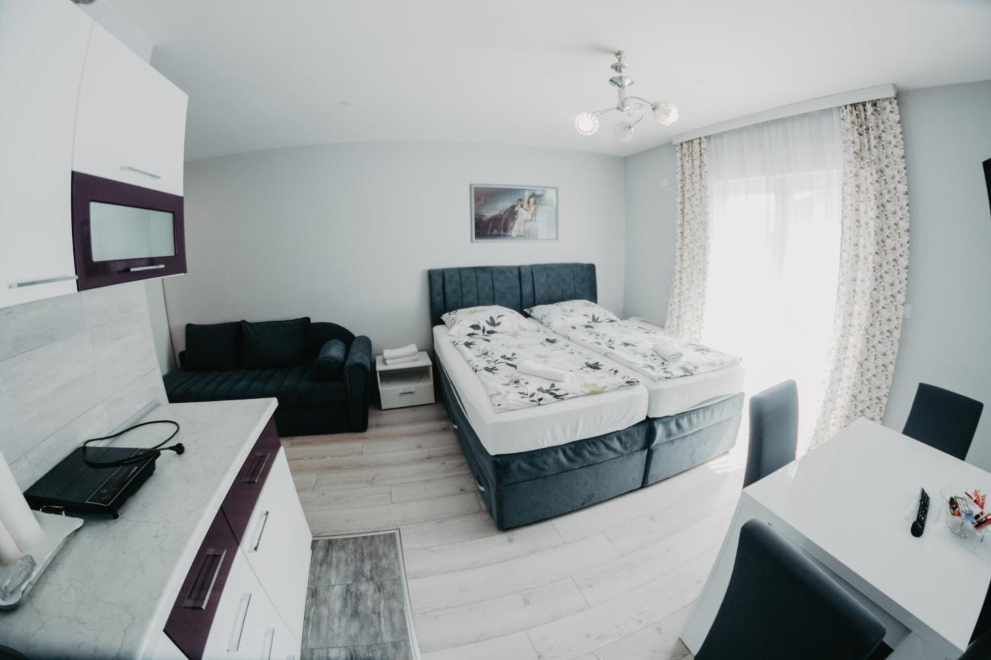 Prenociste Park Bed and Breakfast Modrica Εξωτερικό φωτογραφία