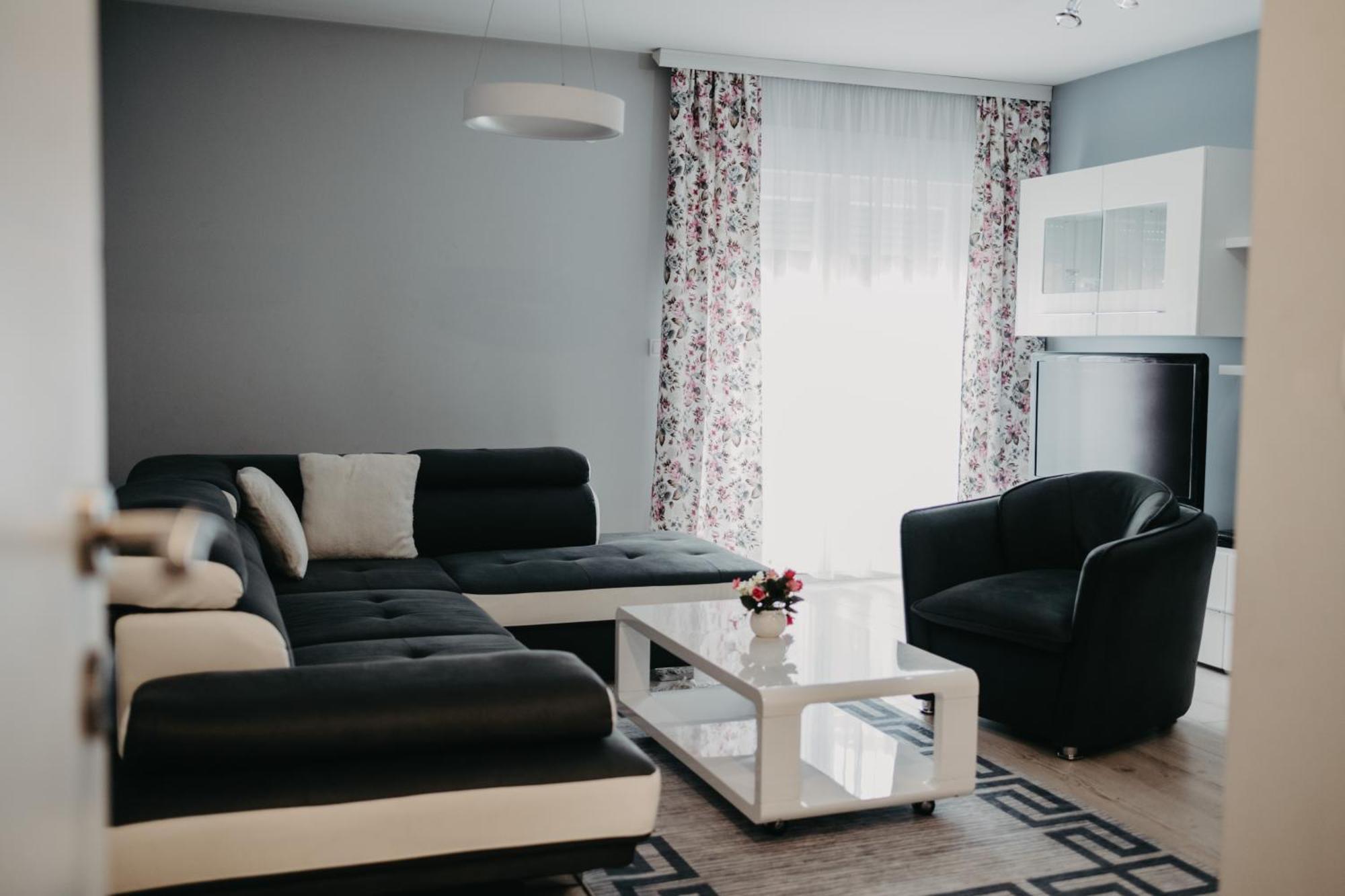 Prenociste Park Bed and Breakfast Modrica Εξωτερικό φωτογραφία