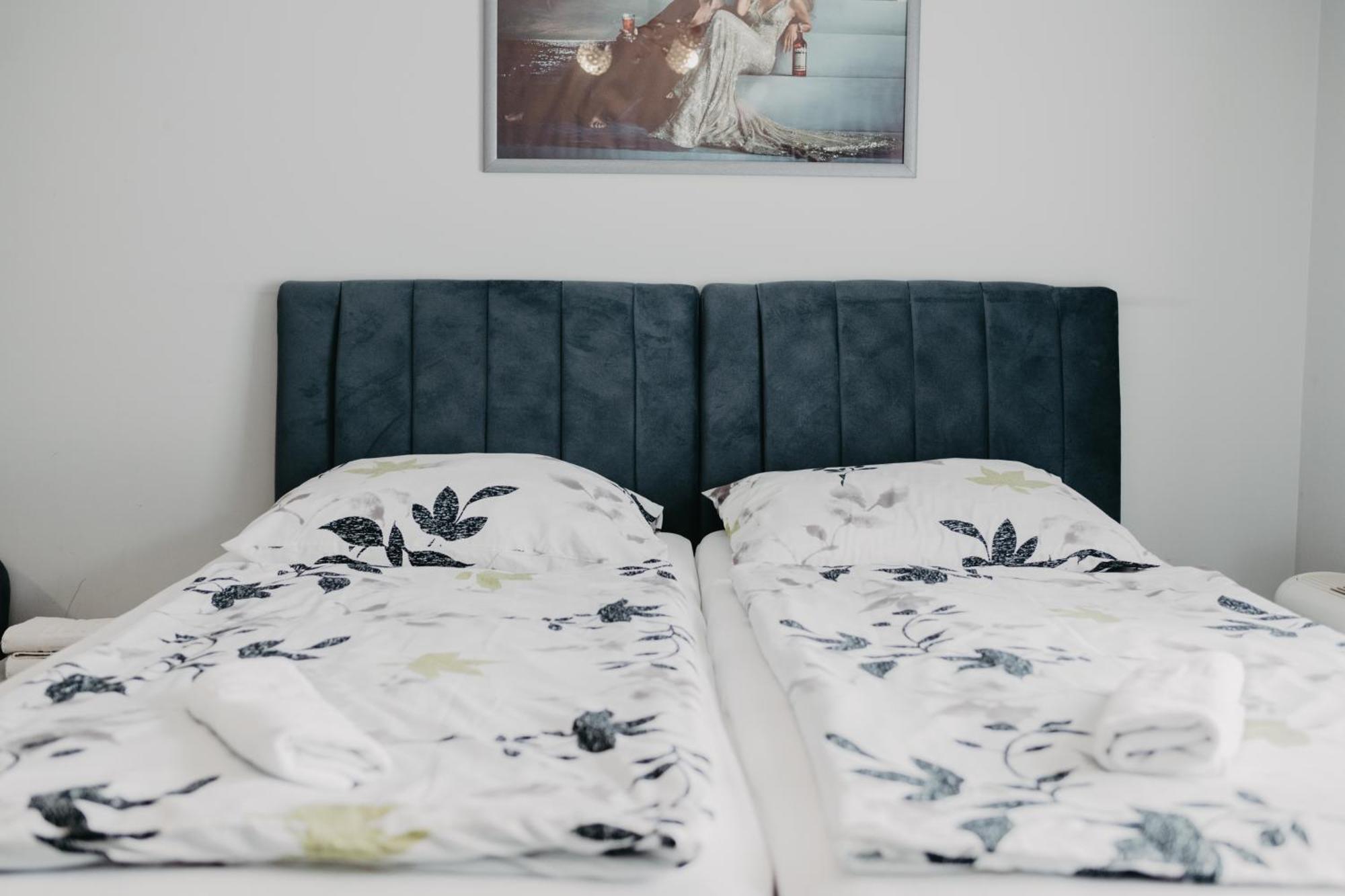 Prenociste Park Bed and Breakfast Modrica Εξωτερικό φωτογραφία